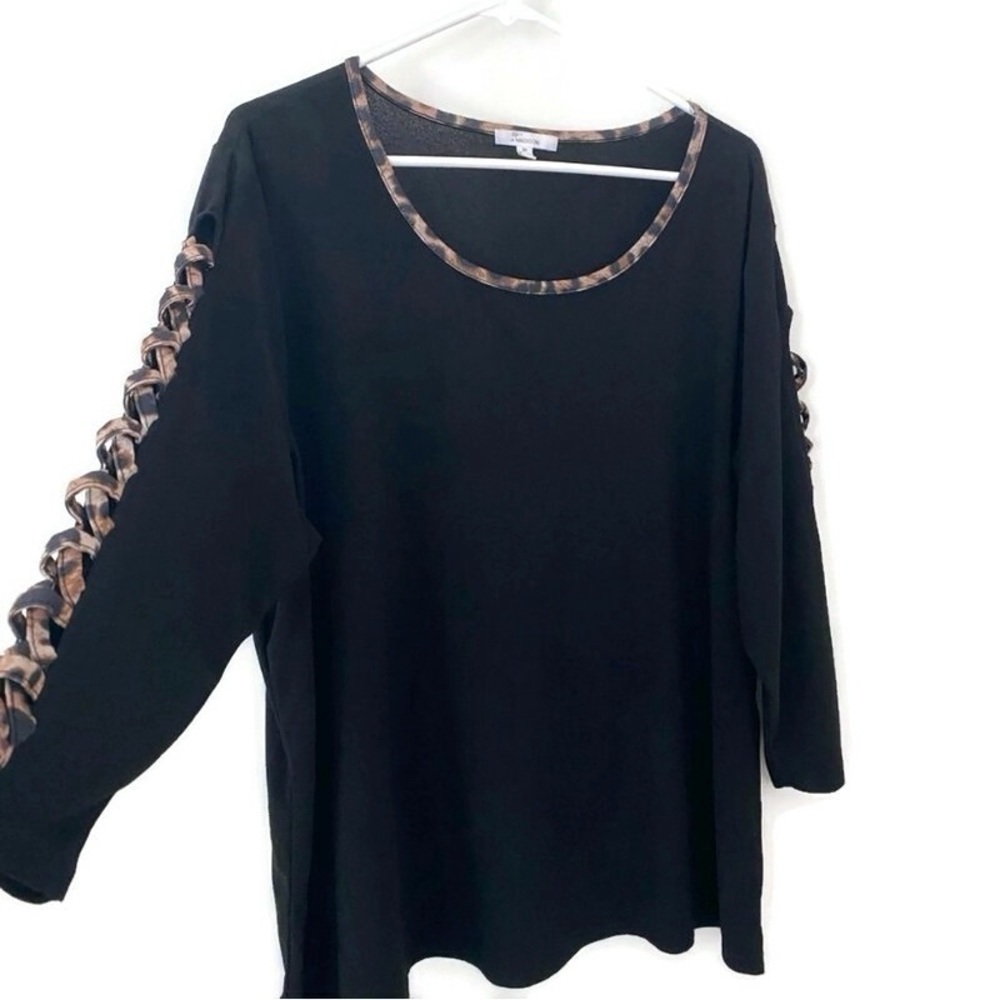 89th + Madison Black Mobwife Longsleeved Scoop Neck Lattice Sleeve Blouse 2X